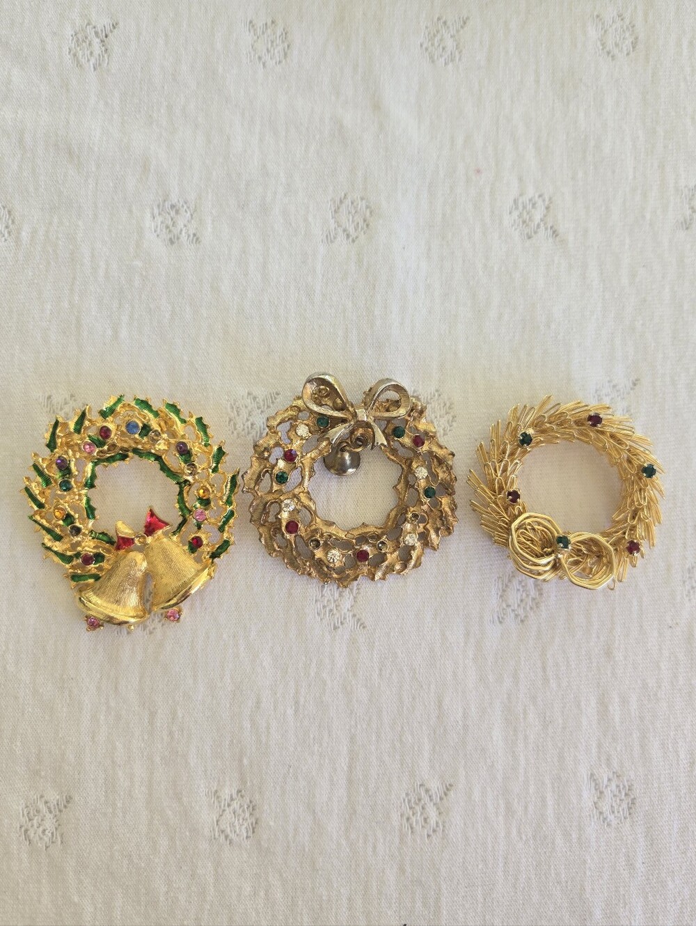 Set of 3 Gold-Tone Holiday Christmas Wreath Brooches with Red and Green Accents